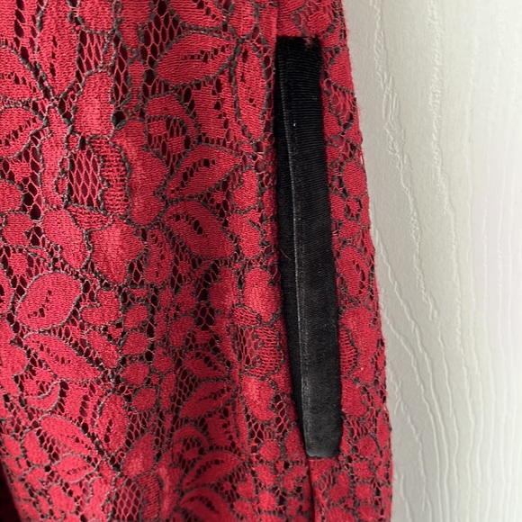 Lace dress - Picture 5 of 7